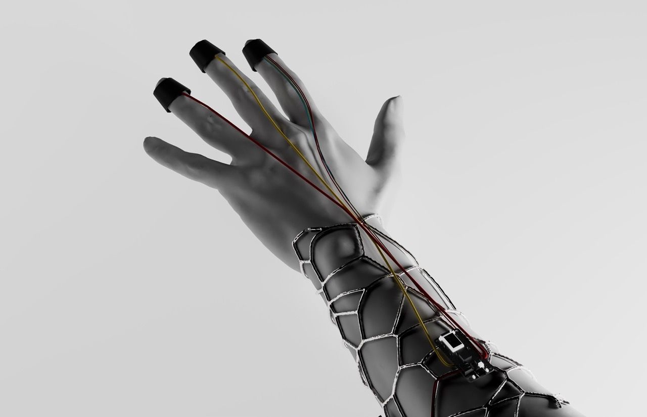 Pair worn on a digital photogrammetry of my forearm - Pair: Beyond interaction | Pietro Forino